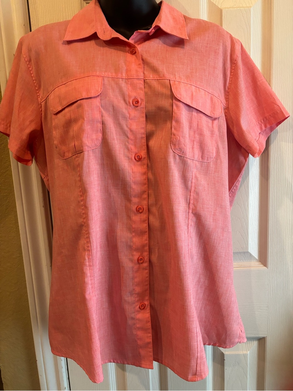 Women’s XL Coral Pink Button-Front Short Sleeve Shirt Magellan